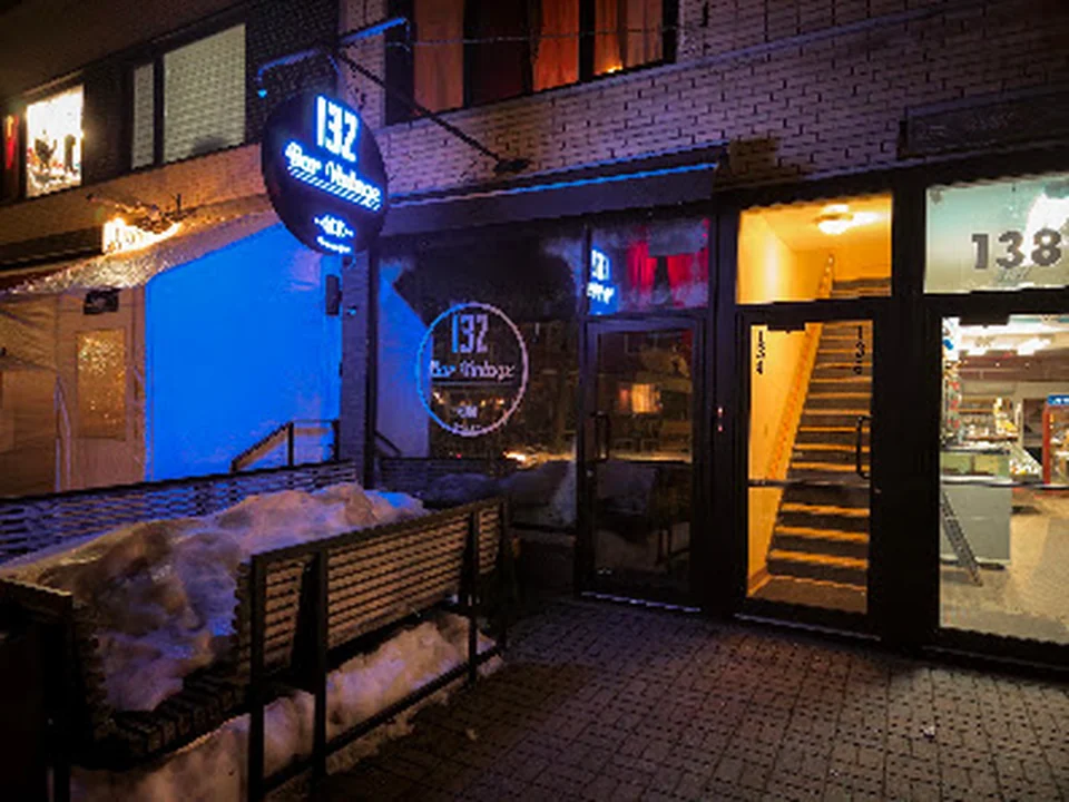 132 Bar Vintage