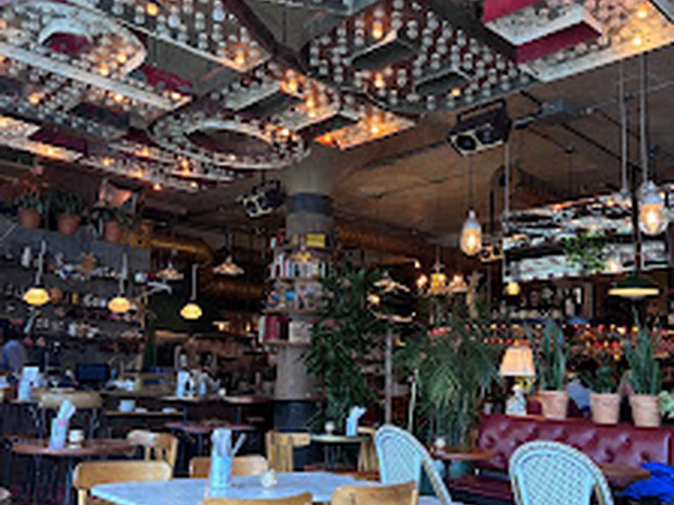 Le Bar Darling