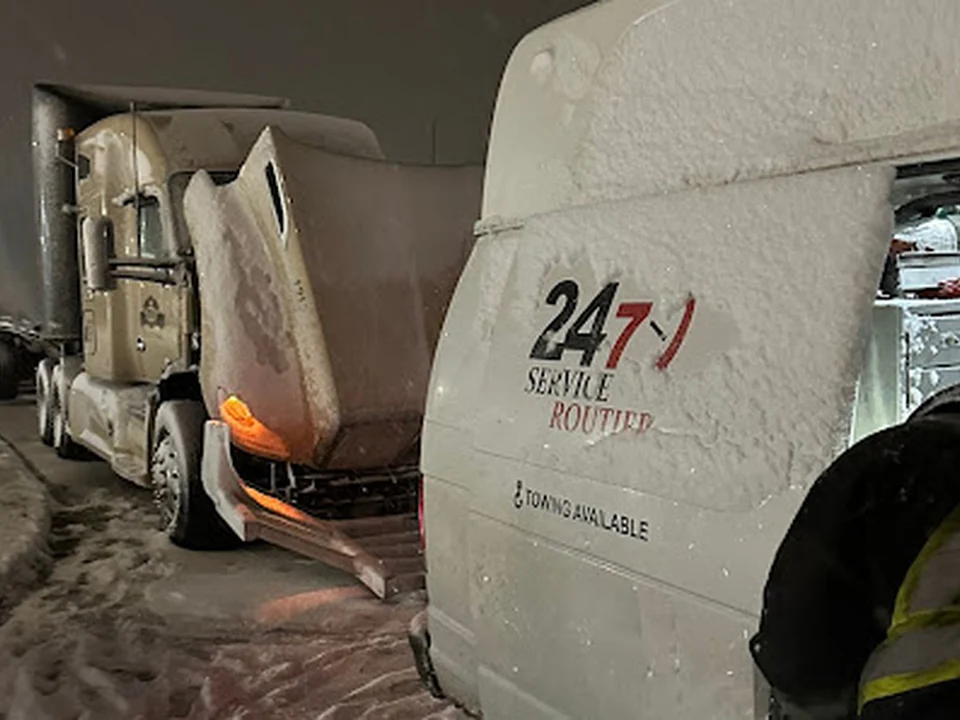Foto de MTL Réparation De Camions Et De Remorques