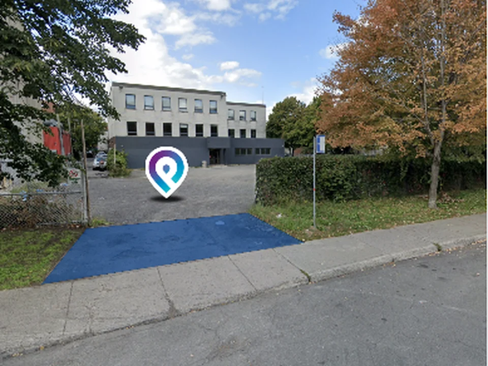 Parking clicknpark Montréal - 5030 Rue Jeanne-Mance