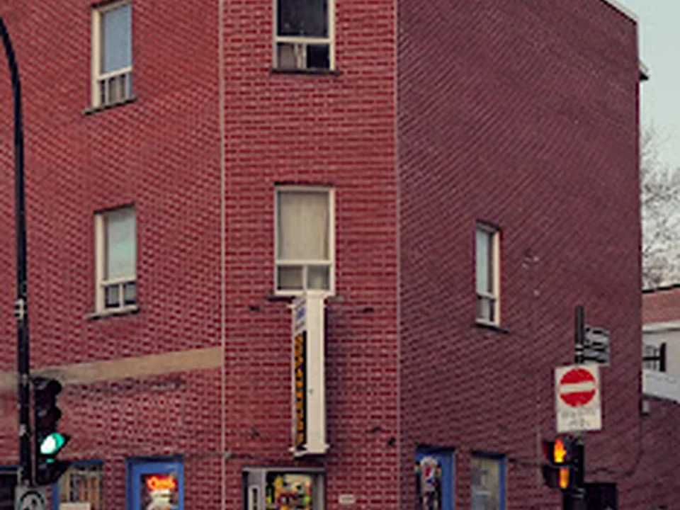 Dépanneur Centre, Montréal