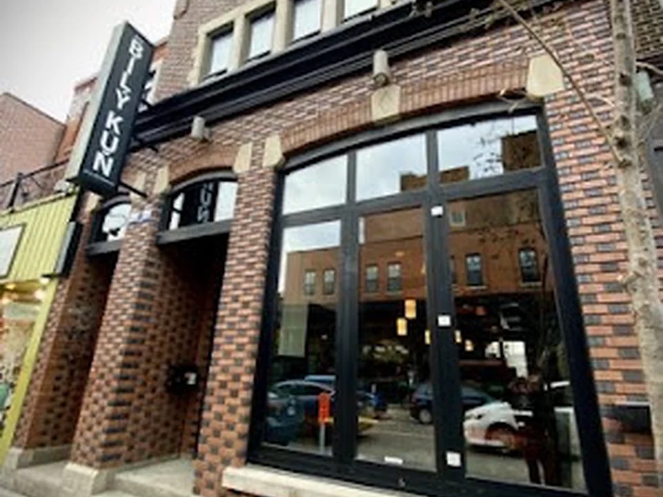 Bílý Kůň, Montréal