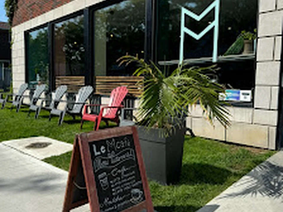 Le M café, Montréal