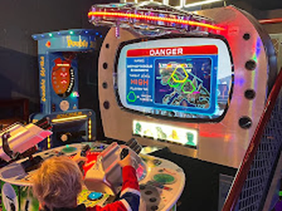 Mira amusement forum sports bar, Montréal