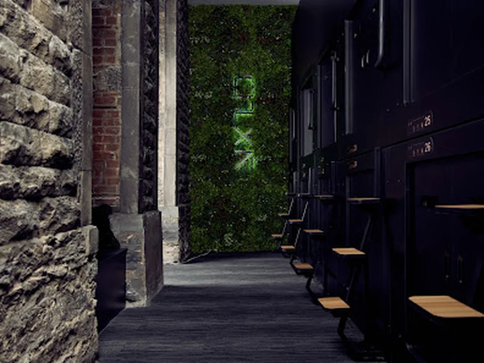 Capsule Hotel, Montréal