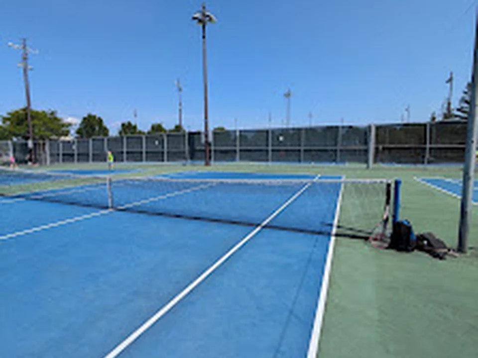 Courts de tennis du parc Louis-Riel, Montréal