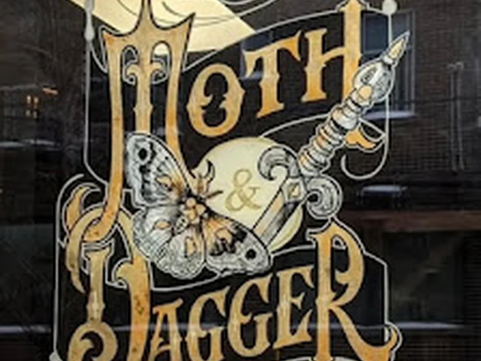 Moth and Dagger Tattoo, Montréal