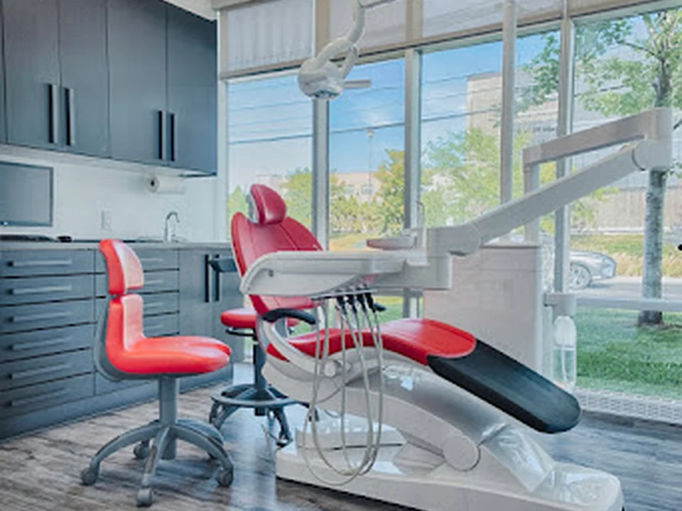 Dr. Wisdom - Dentiste Montreal - Centre Dentaire Aoude VSL