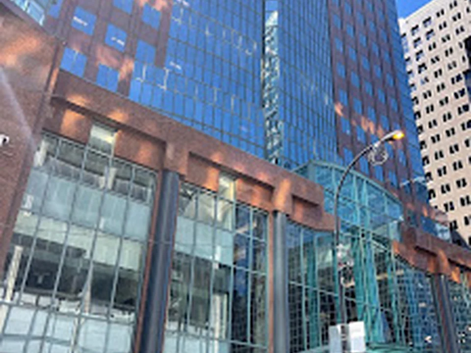 Pender & Howe, Montréal