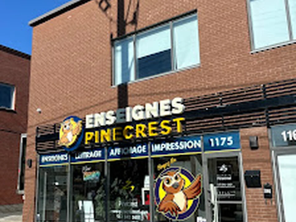 Enseignes Pinecrest, Montréal