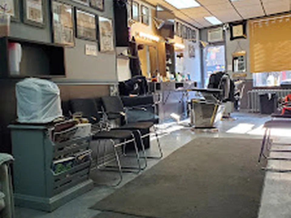 YALIS Barbershop \ Coiffeur-Barbier Yalis, Montréal