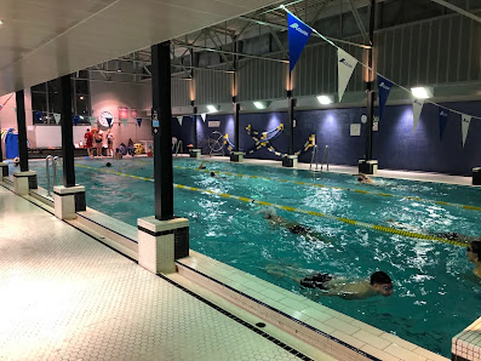 Piscine Lévesque, Montréal
