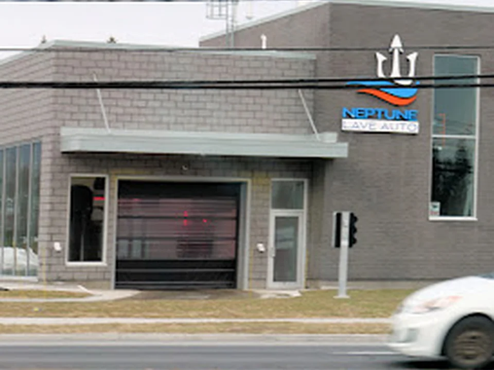 Lave Auto - Neptune Lave Auto, Montréal