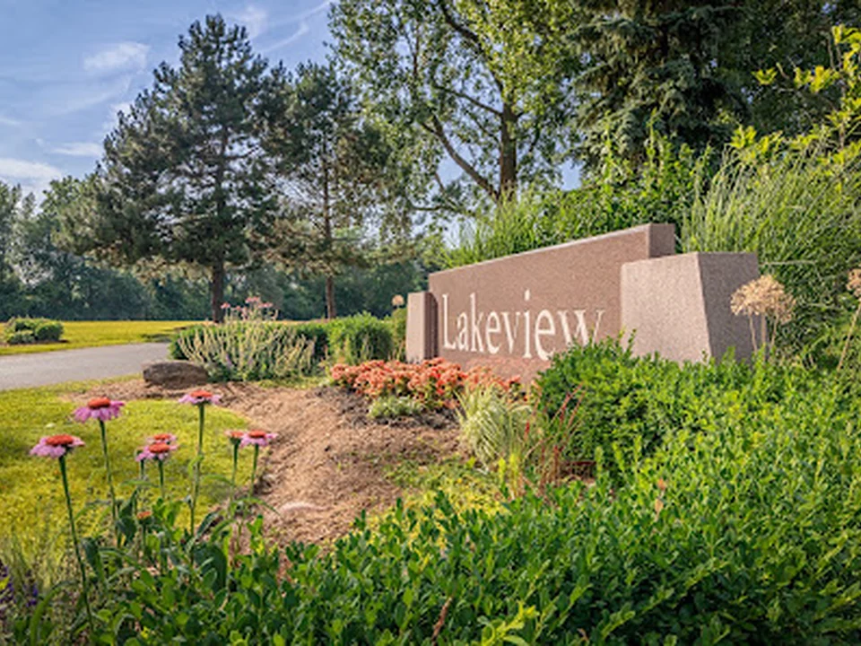 Les Jardins commémoratifs Lakeview, Montréal
