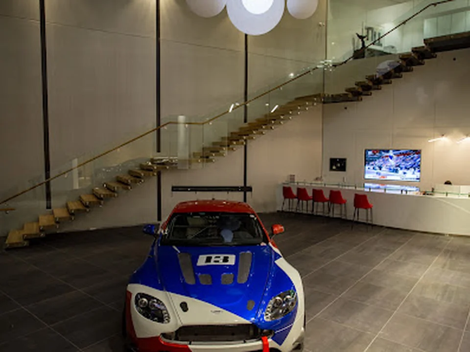 Decarie Motors Signature, Montréal