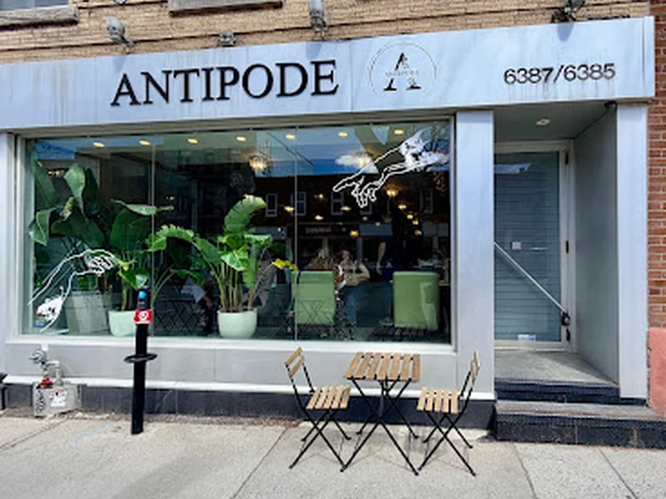 Antipode Saint Laurent, Montréal