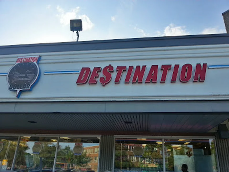 Destination Dollar Plus Inc, Montréal