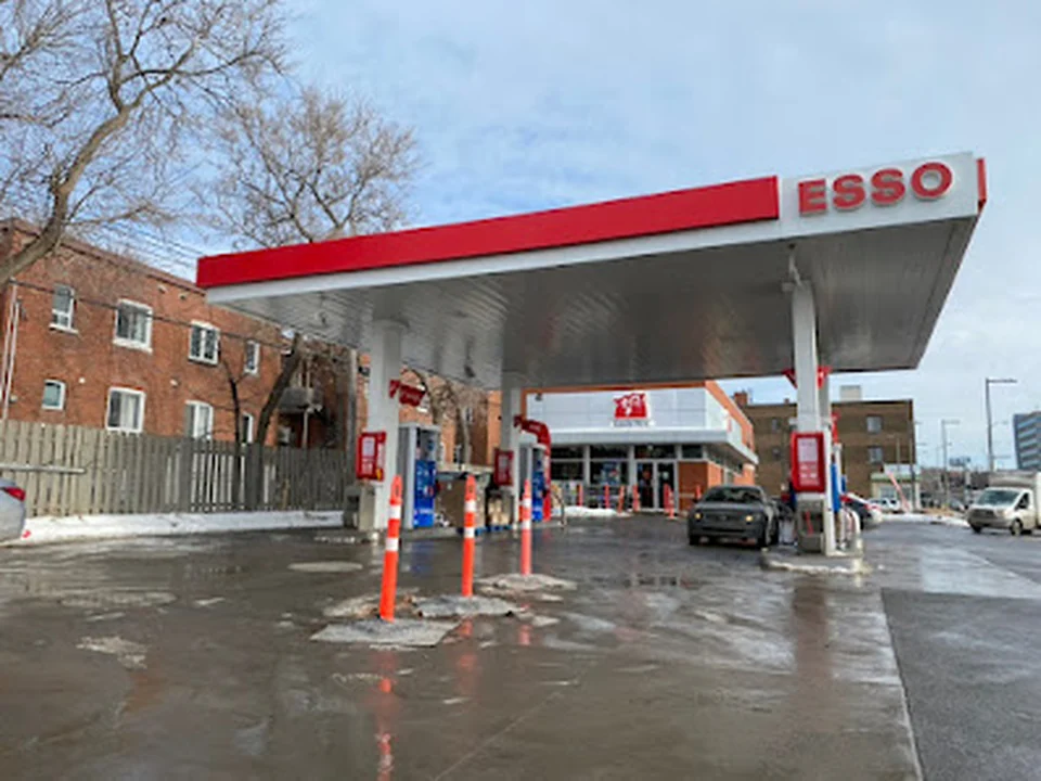 Esso, Montréal