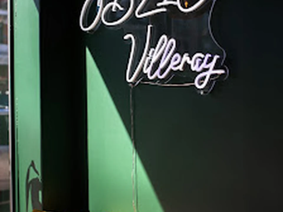 Oblic, Montréal