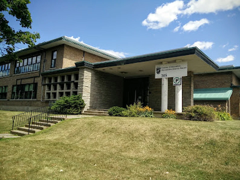 Centre d'éducation des adultes Jeanne-Sauvé, Montréal