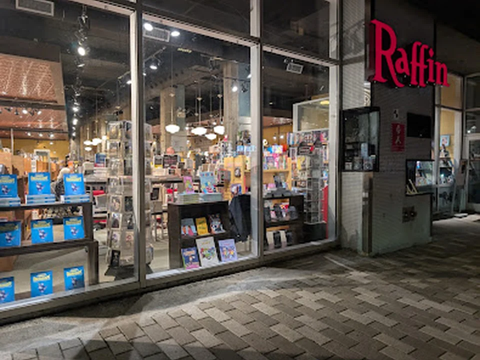 Librairie Raffin - Plaza St-Hubert, Montréal