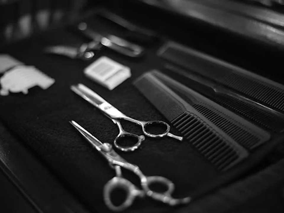 Moustache Coiffure pour Homme, Montréal