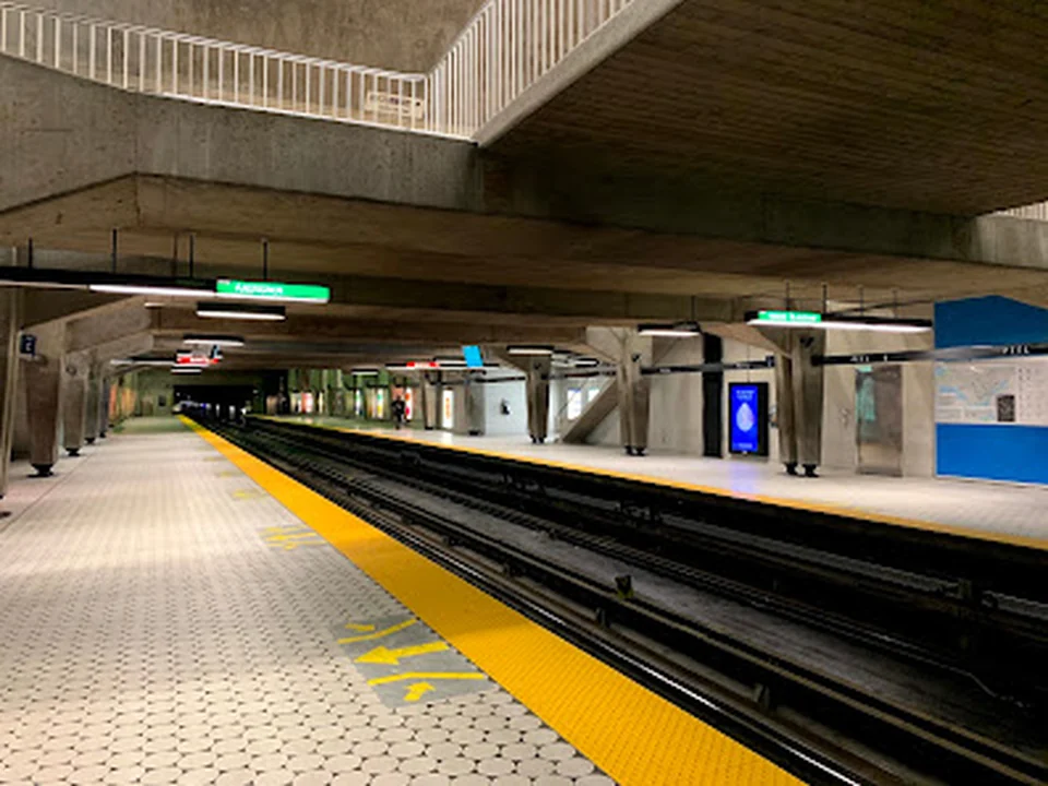Peel, Montréal