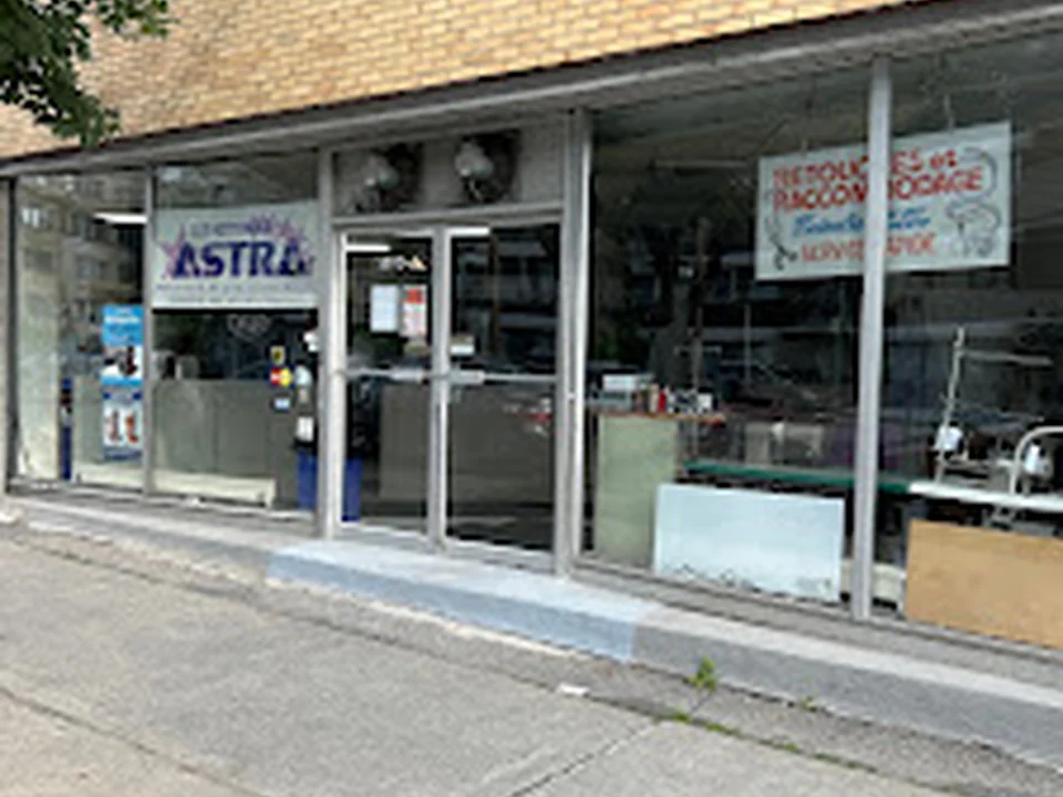 Astra The Dry Cleaner, Montréal