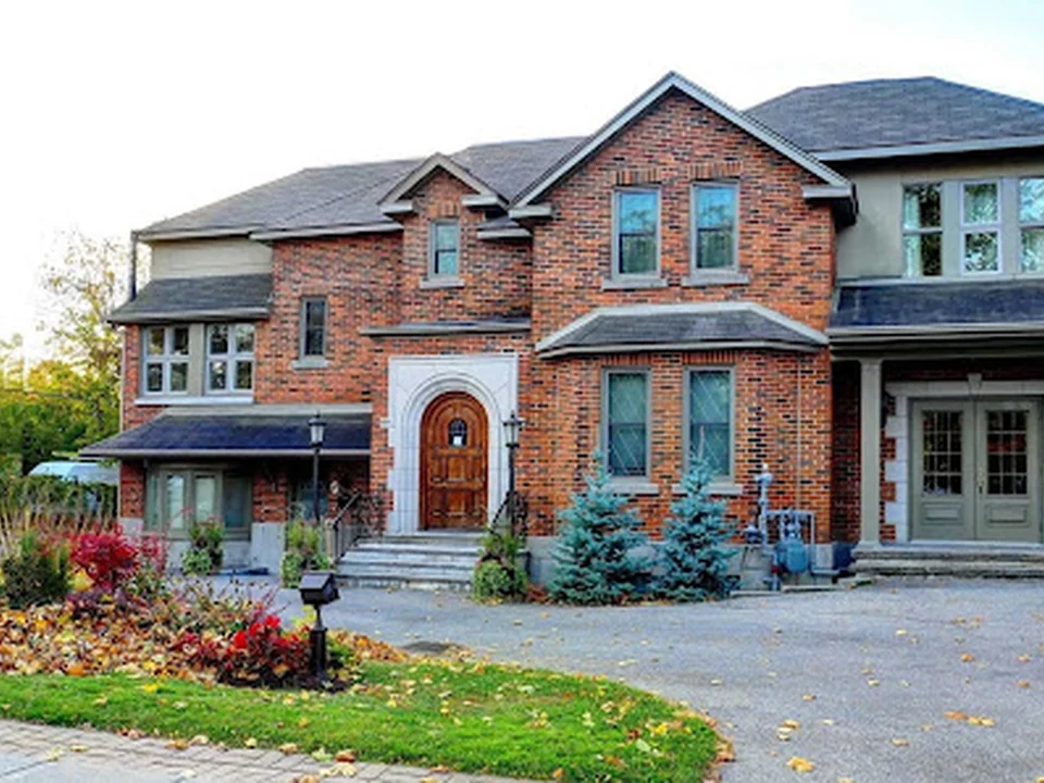 Lakeshore Cardinal Résidence funéraire - Funeral Home, Montréal