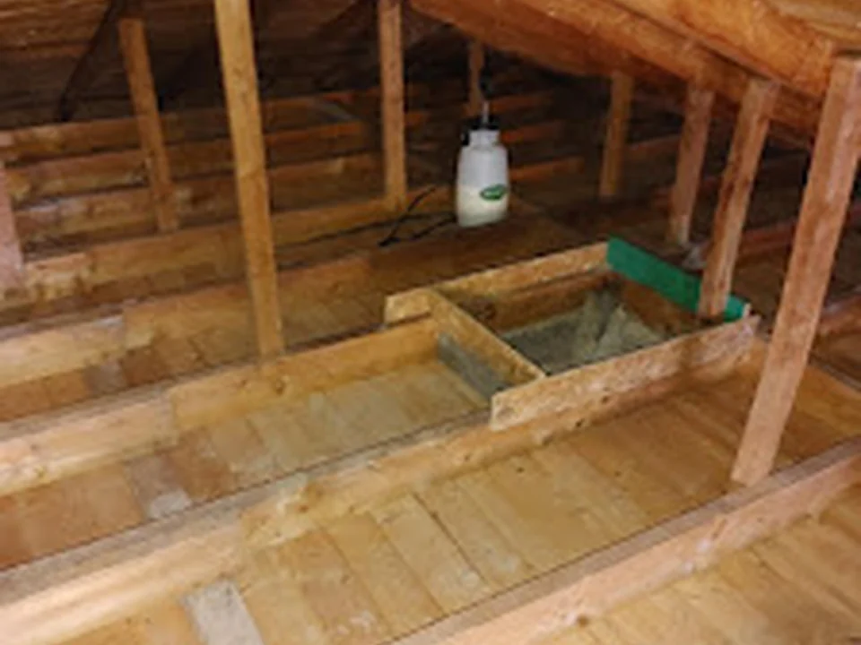 RenovA+ Décontamination | Moisissures, Vermiculite et Isolation d'entretoit, Montréal