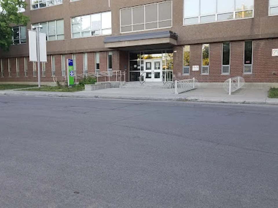 Centre Yves-Thériault, Montréal