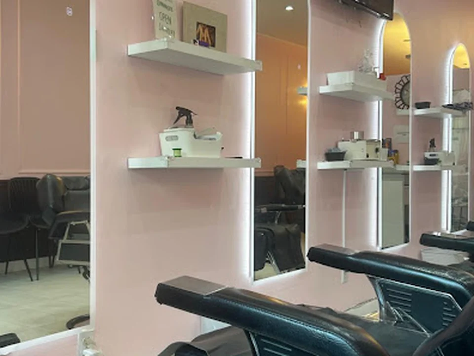 SPA ET SOURCILS, Montréal
