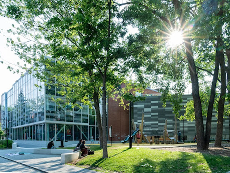 Centre Yvon Deschamps de l'Association Sportive et Communautaire du Centre Sud, Montréal