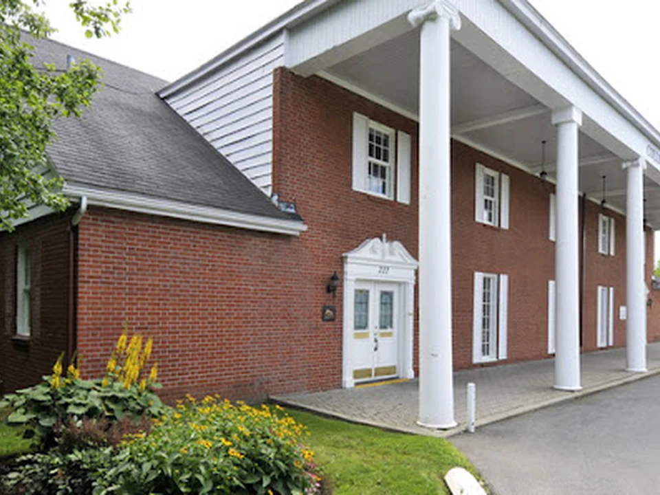 Résidences funéraires Collins Clarke MacGillvray White Funeral Homes, Montréal
