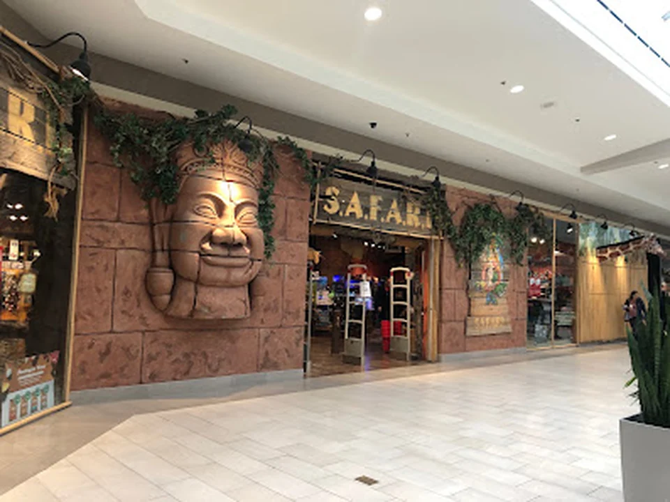 Carrefour Angrignon, Montréal