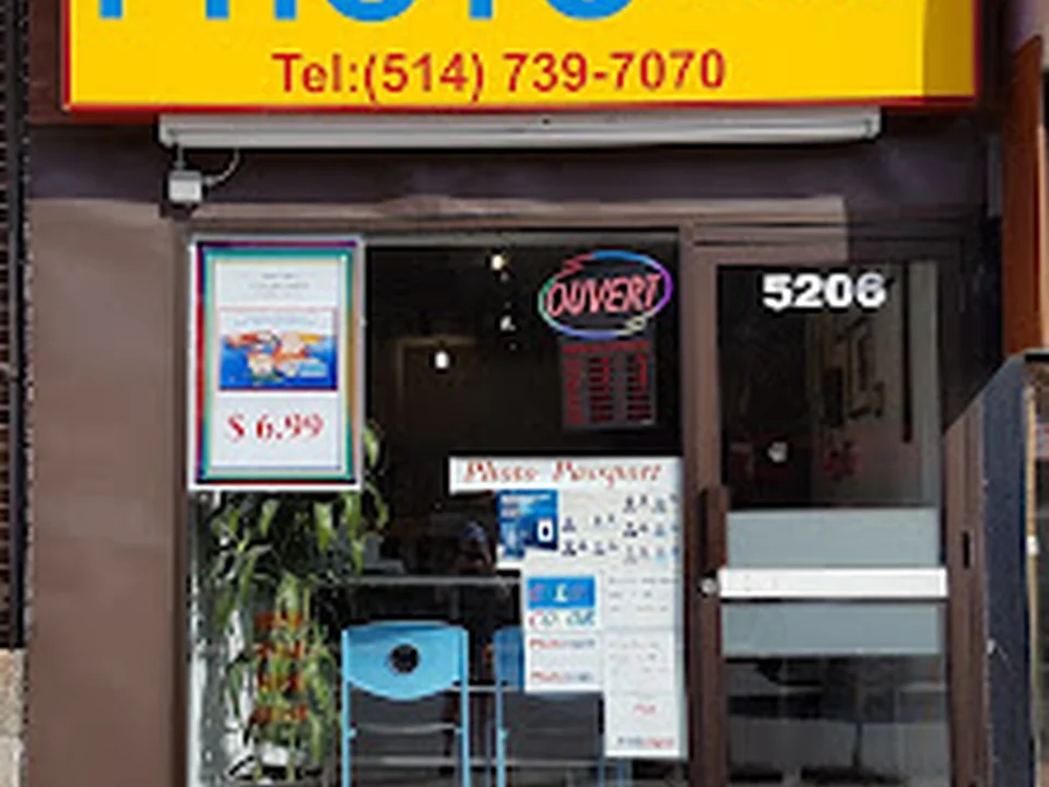 Photo Flash Plus, Montréal