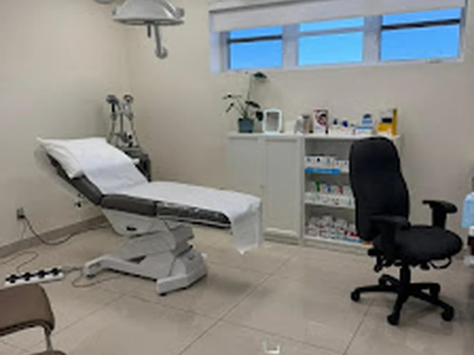 Private Dermatologist, Montréal