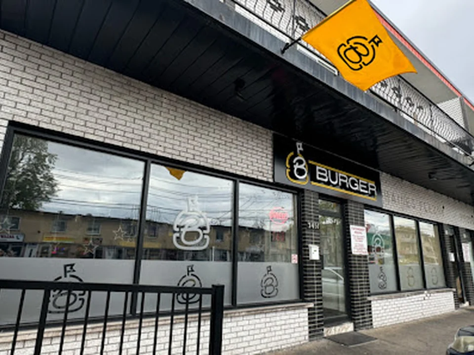 B Burger, Montréal
