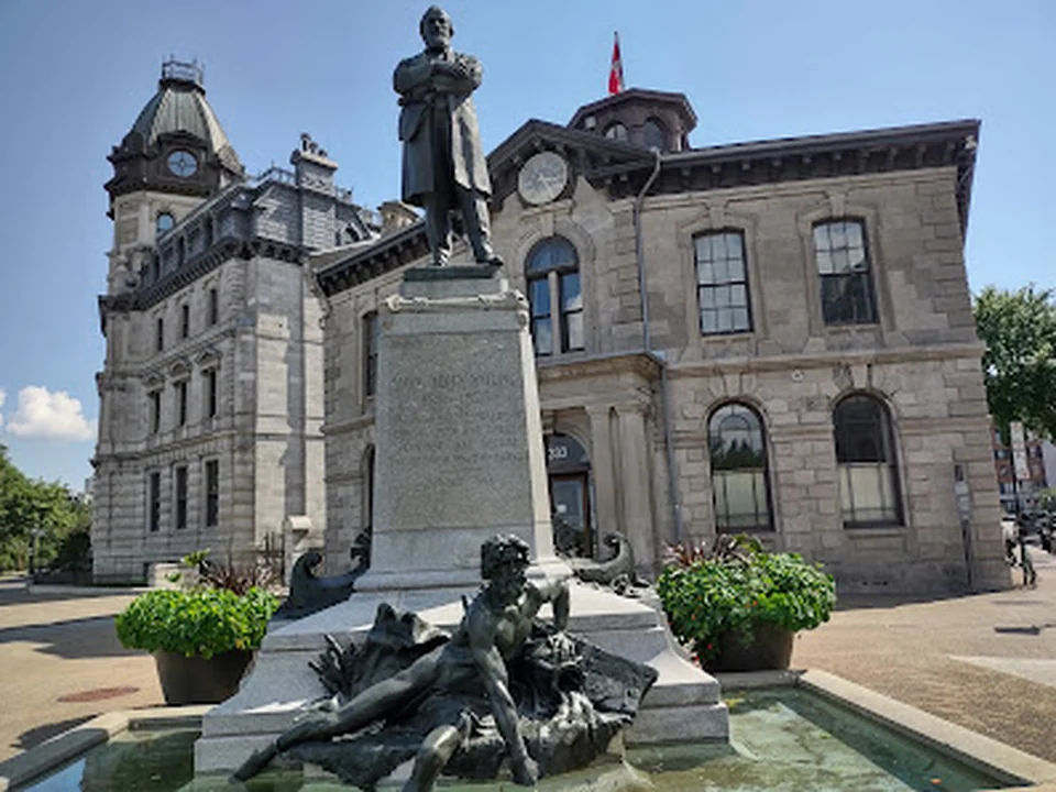 Monument à John Young, Montréal