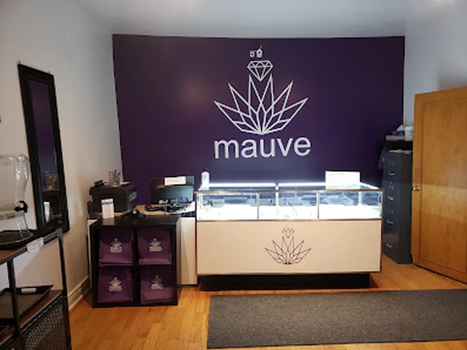 Mauve, Montréal