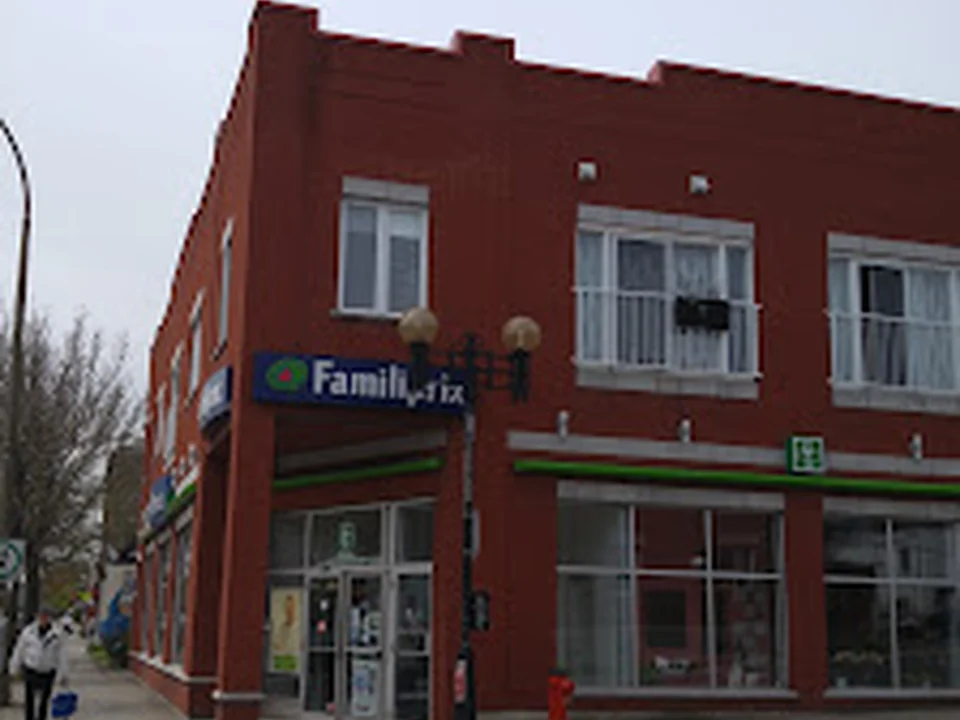 Familiprix Extra, Montréal