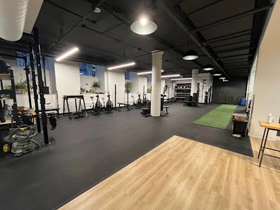 Gym OPEX Montréal - Personal Trainer - Small Group Individual Training