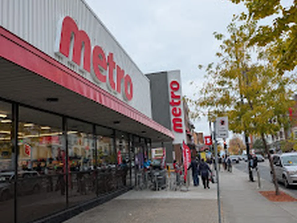 Metro Côte-des-Neiges, Montréal