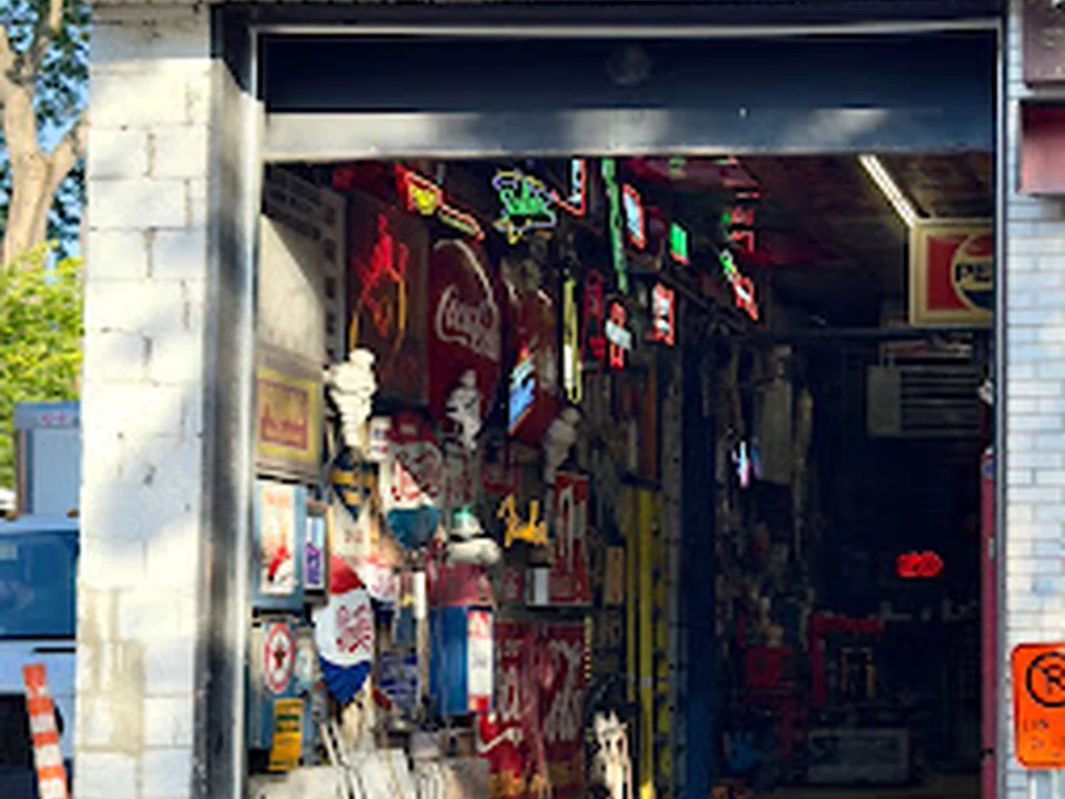 Garage Henriquez, Montréal