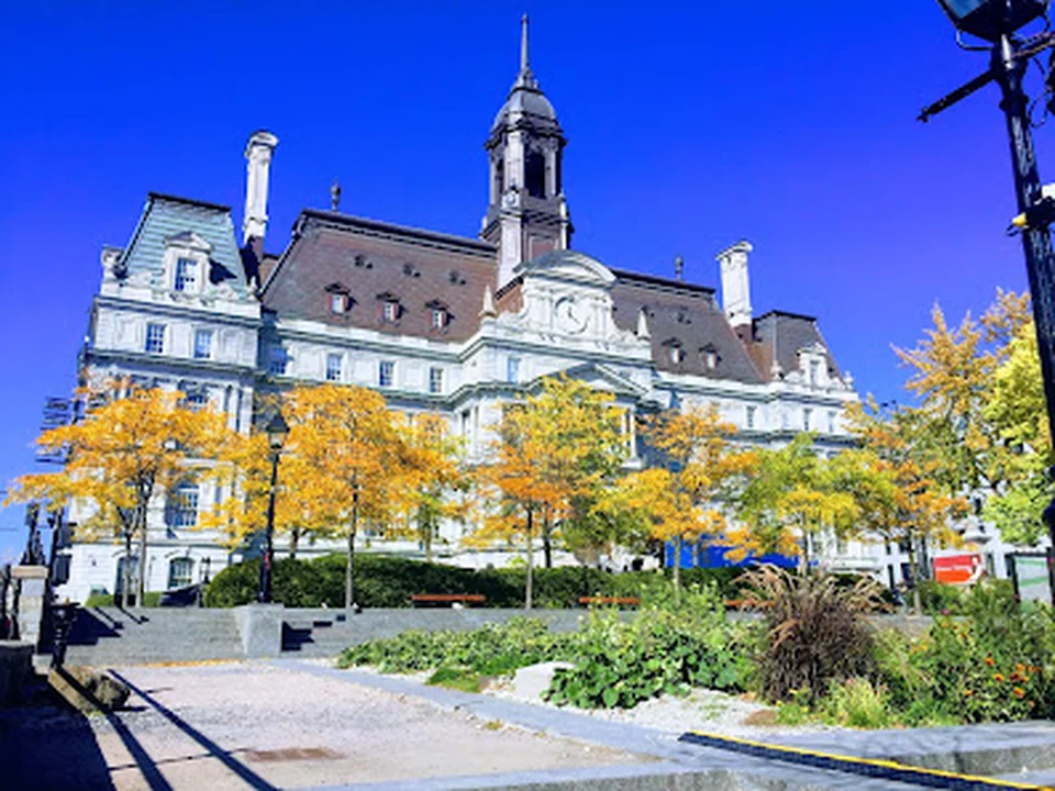 Place de la Dauversière, Montréal