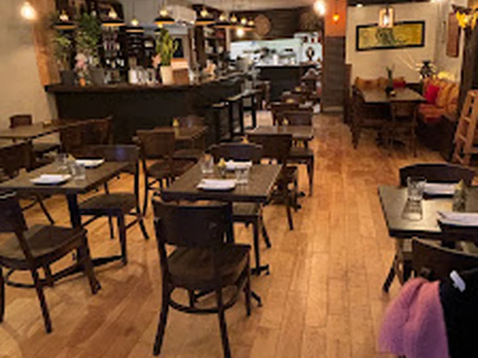 Restaurant Dada, Montréal