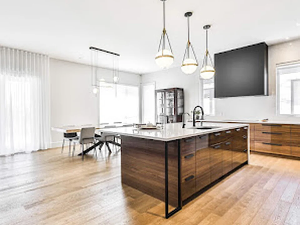 Giulia Giampa - Courtier Immobilier Royal Lepage Outremont, Montréal