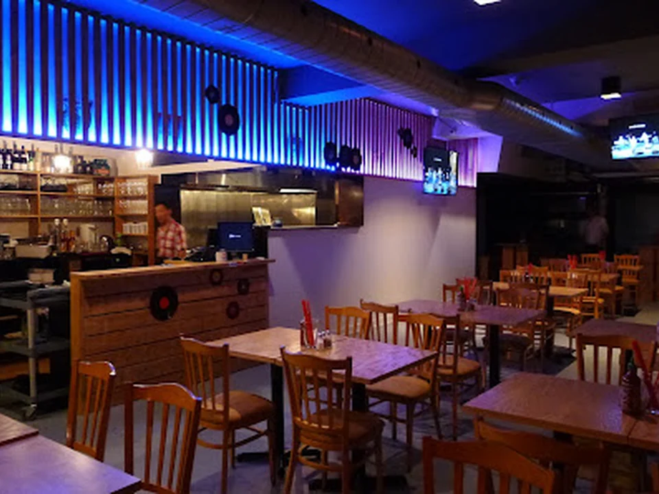 Restaurant Étoile Rouge, Montréal