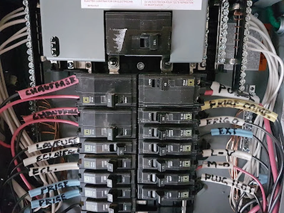 2D Électriciens Inc, Montréal