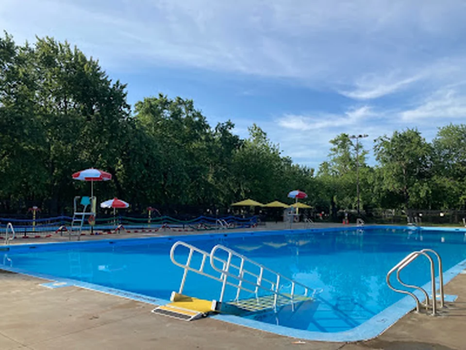 Piscine et pataugeoire du Parc Sir-Wilfrid-Laurier, Montréal